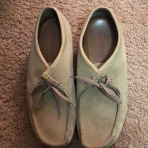 Wallabies women’s size 12. Barley worn